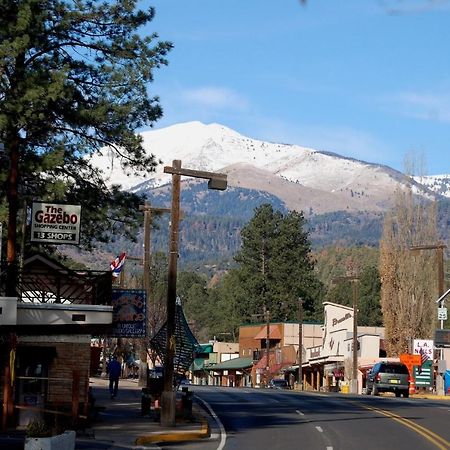 Apache Village Cabinette 13, Queen Bed, Midtown, Sleeps 2 Ruidoso Extérieur photo