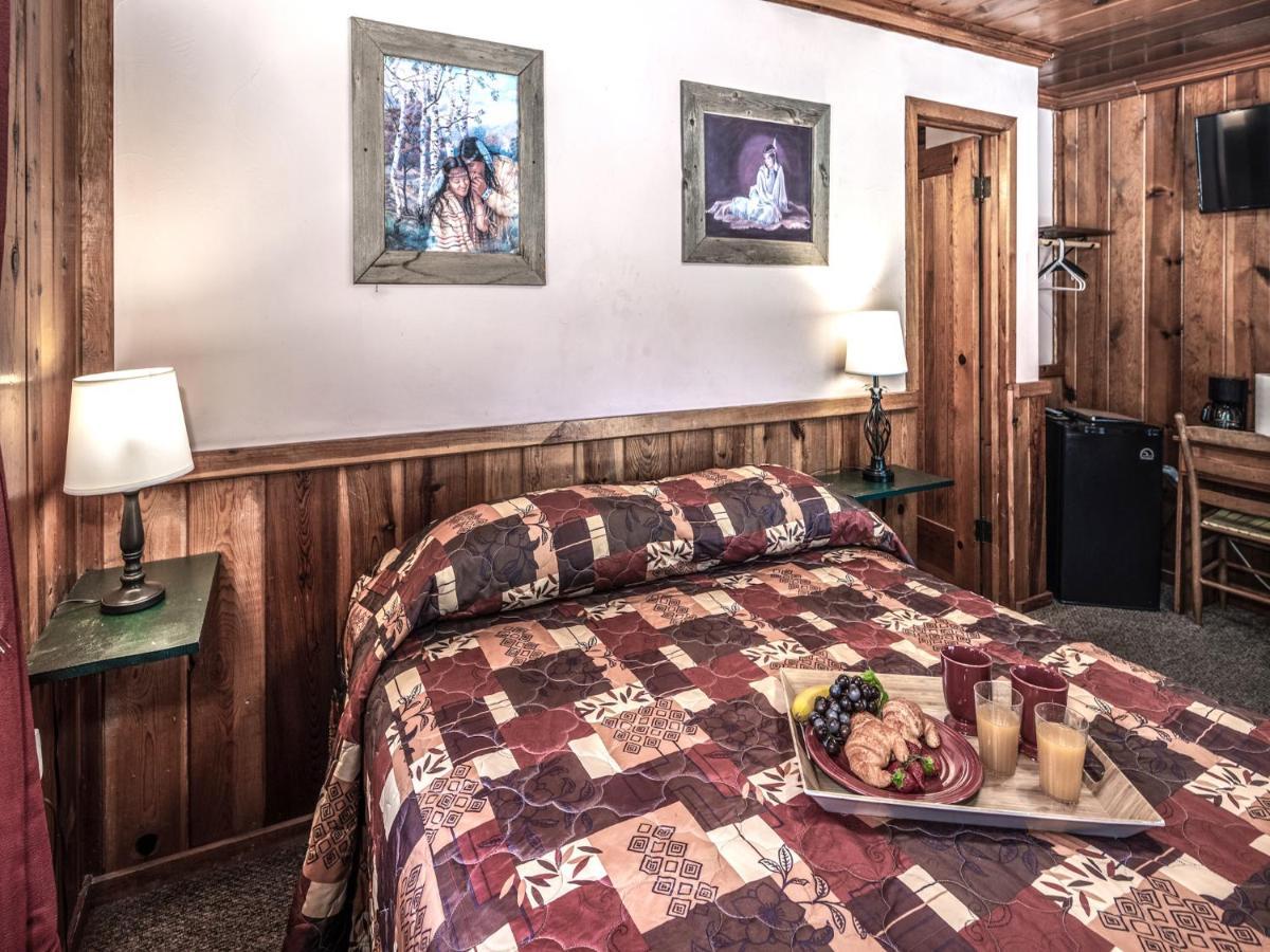 Apache Village Cabinette 13, Queen Bed, Midtown, Sleeps 2 Ruidoso Extérieur photo